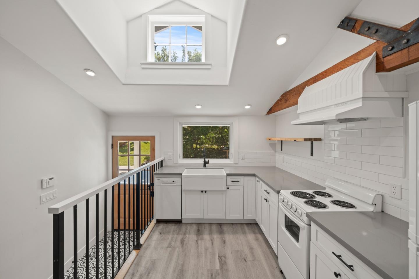 Detail Gallery Image 69 of 97 For 1353 Edgewood Rd, Redwood City,  CA 94062 - 3 Beds | 3/1 Baths