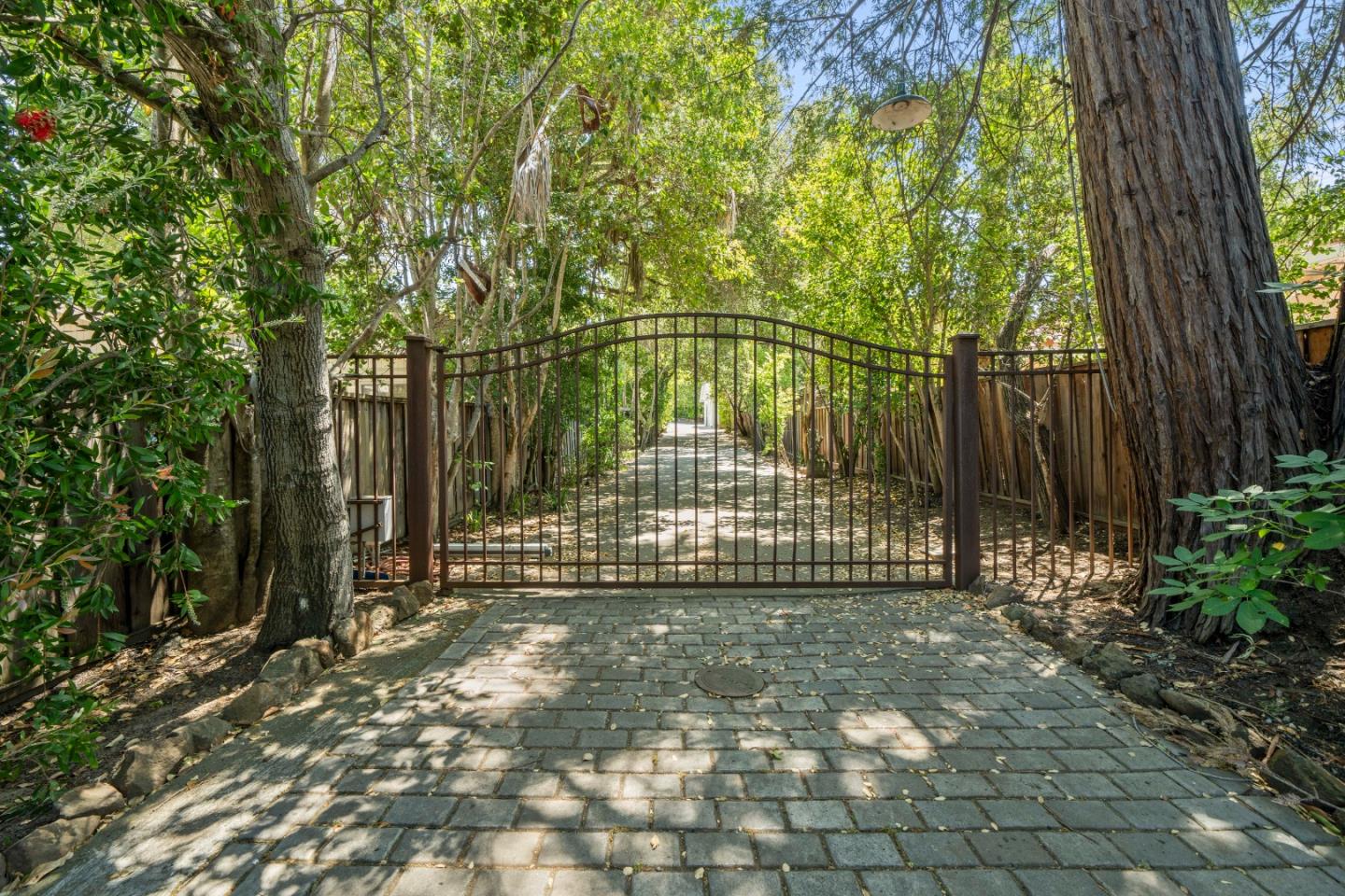 Detail Gallery Image 87 of 97 For 1353 Edgewood Rd, Redwood City,  CA 94062 - 3 Beds | 3/1 Baths