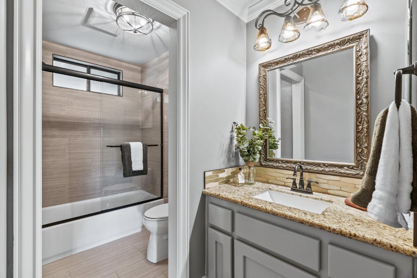 Detail Gallery Image 13 of 37 For 21 Horseshoe Ct, Scotts Valley,  CA 95066 - 2 Beds | 2 Baths