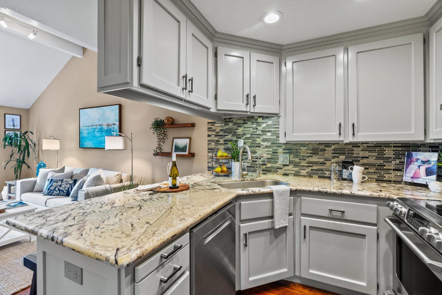 Detail Gallery Image 7 of 37 For 21 Horseshoe Ct, Scotts Valley,  CA 95066 - 2 Beds | 2 Baths