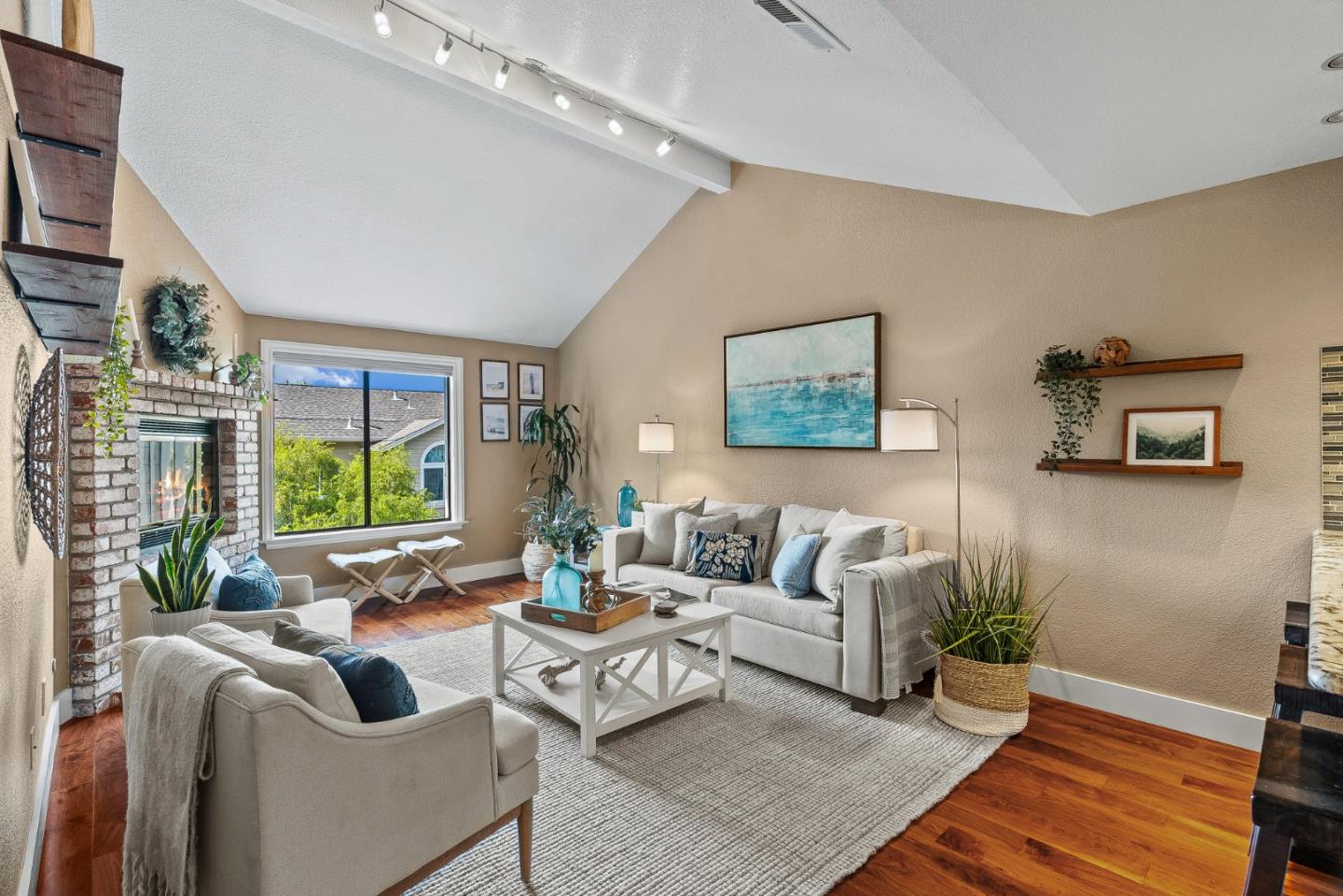 Detail Gallery Image 9 of 37 For 21 Horseshoe Ct, Scotts Valley,  CA 95066 - 2 Beds | 2 Baths