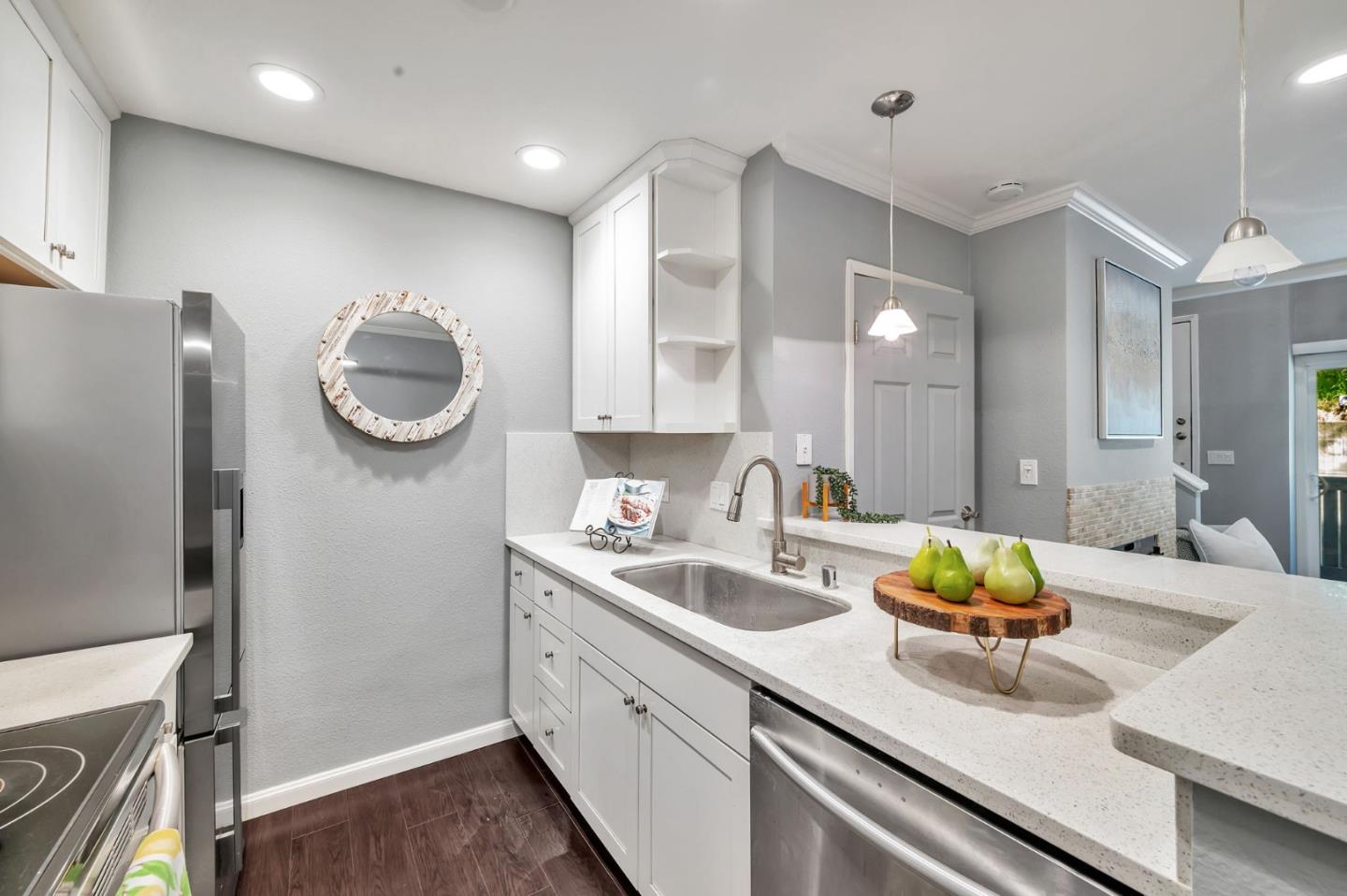 Detail Gallery Image 8 of 42 For 355 Half Moon Ln #9,  Daly City,  CA 94015 - 1 Beds | 1 Baths