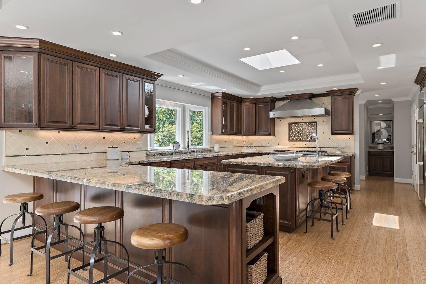 Detail Gallery Image 11 of 37 For 60 Vasilakos Way, Menlo Park,  CA 94025 - 4 Beds | 2/1 Baths