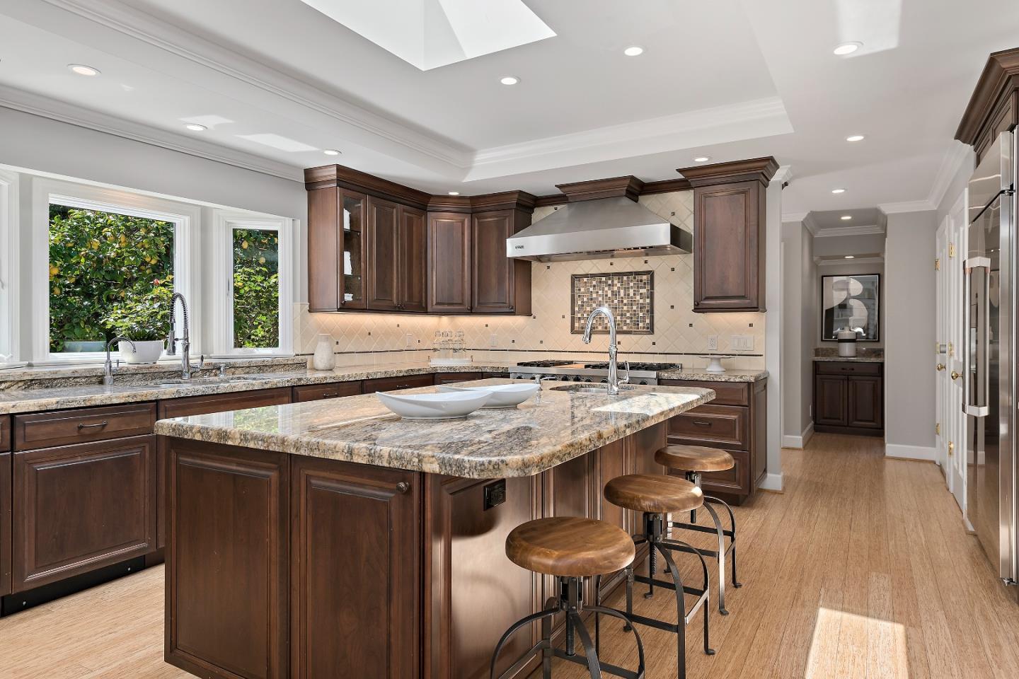 Detail Gallery Image 12 of 37 For 60 Vasilakos Way, Menlo Park,  CA 94025 - 4 Beds | 2/1 Baths