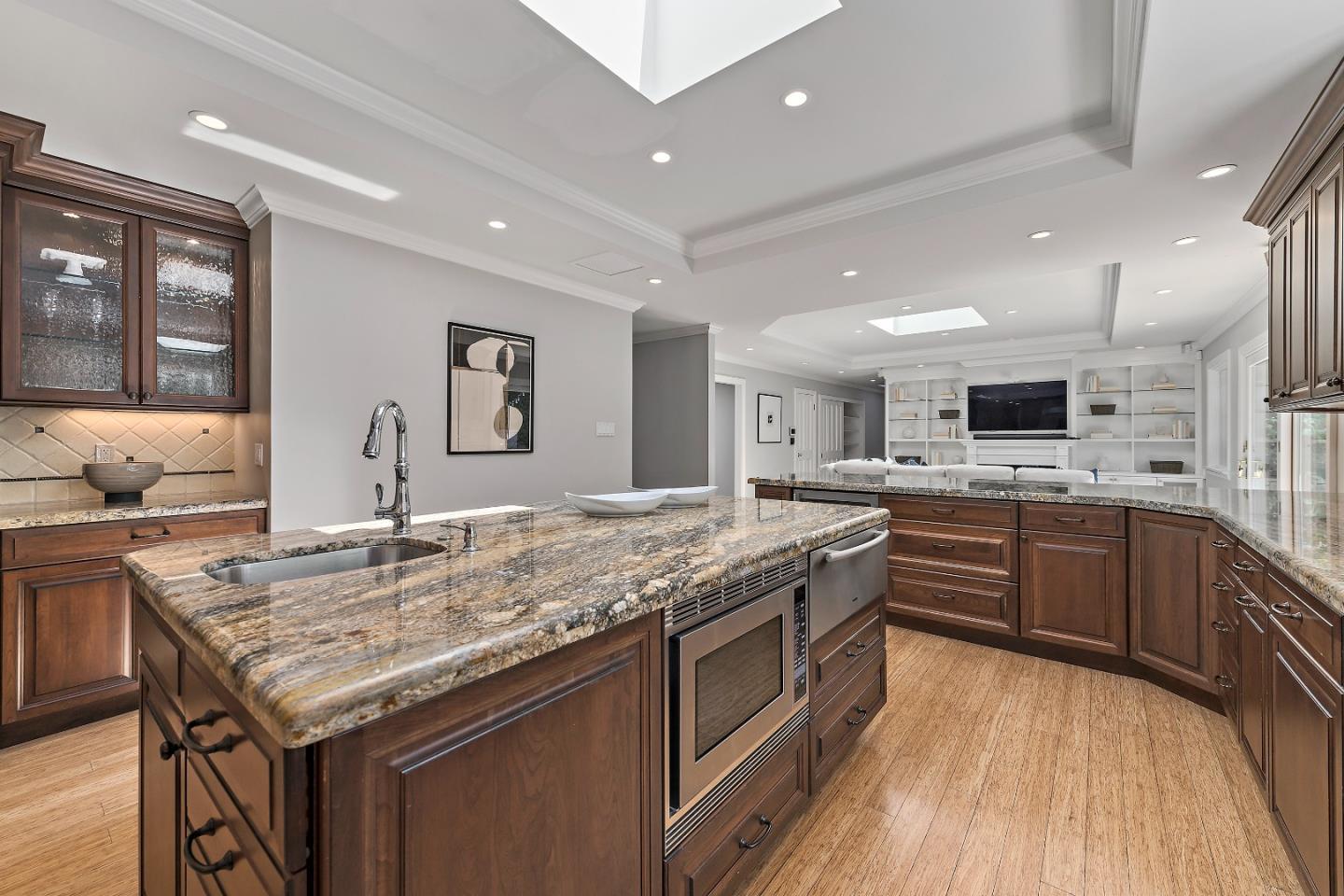 Detail Gallery Image 13 of 37 For 60 Vasilakos Way, Menlo Park,  CA 94025 - 4 Beds | 2/1 Baths