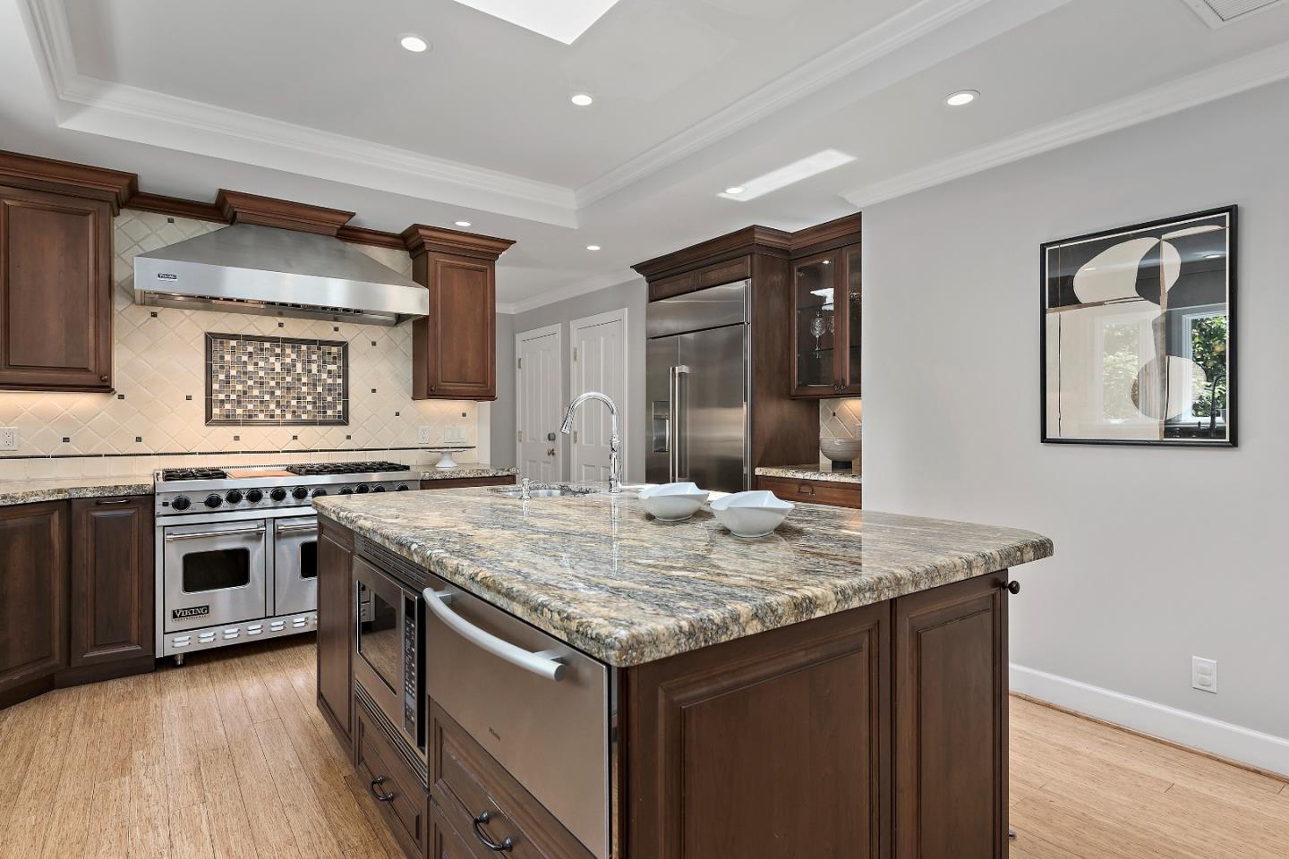 Detail Gallery Image 14 of 37 For 60 Vasilakos Way, Menlo Park,  CA 94025 - 4 Beds | 2/1 Baths