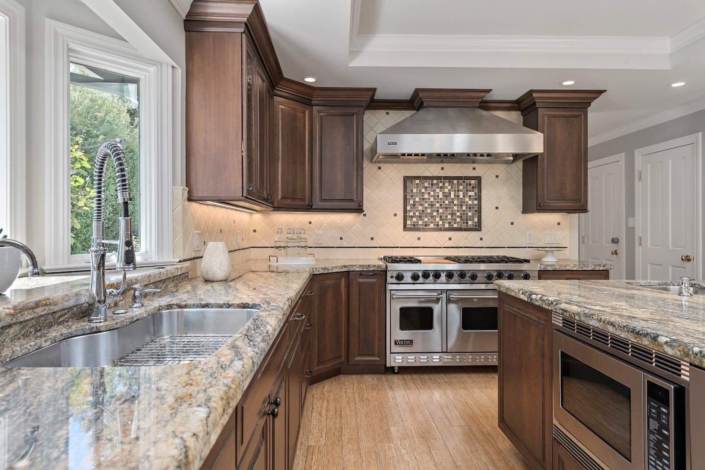Detail Gallery Image 16 of 37 For 60 Vasilakos Way, Menlo Park,  CA 94025 - 4 Beds | 2/1 Baths