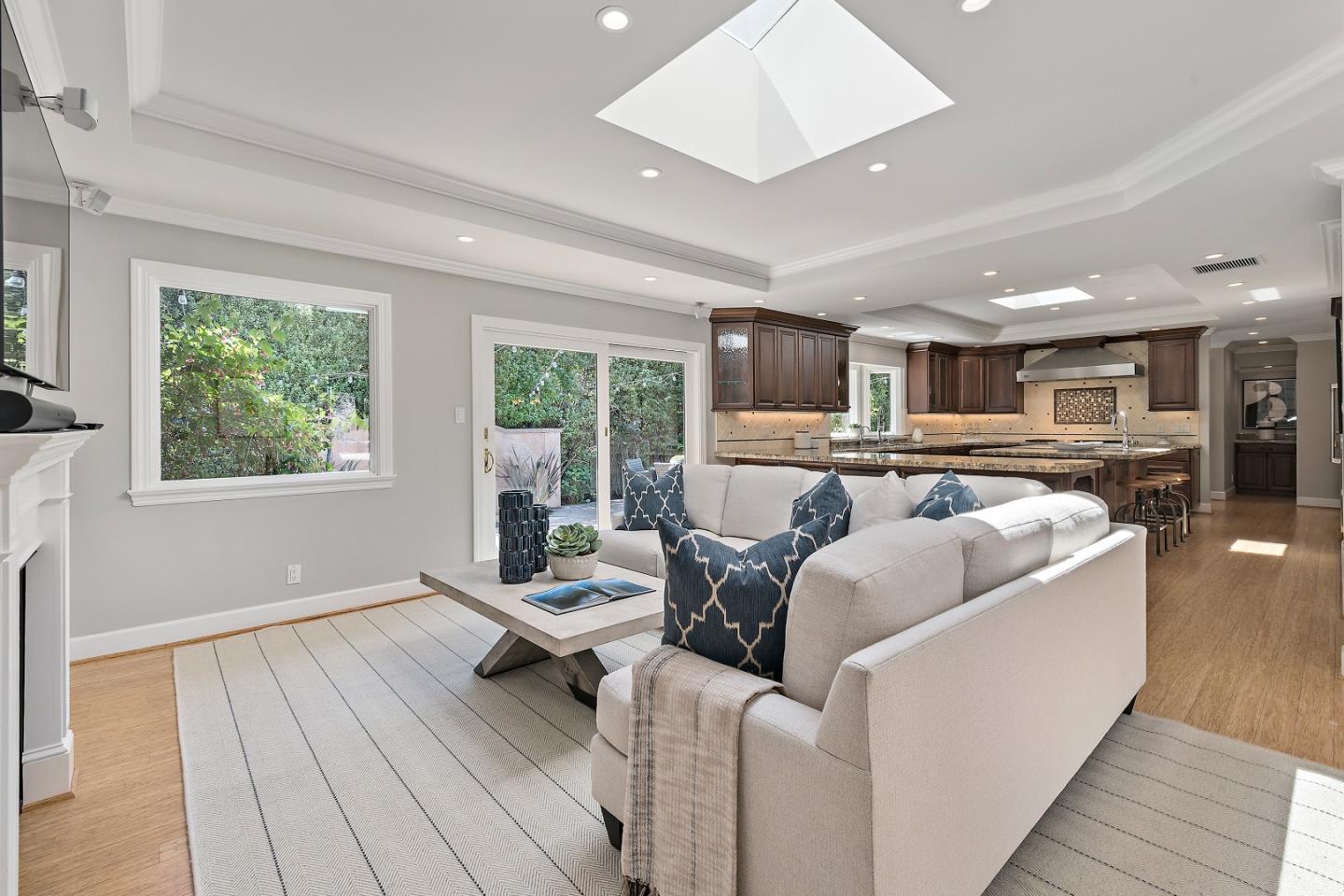 Detail Gallery Image 17 of 37 For 60 Vasilakos Way, Menlo Park,  CA 94025 - 4 Beds | 2/1 Baths