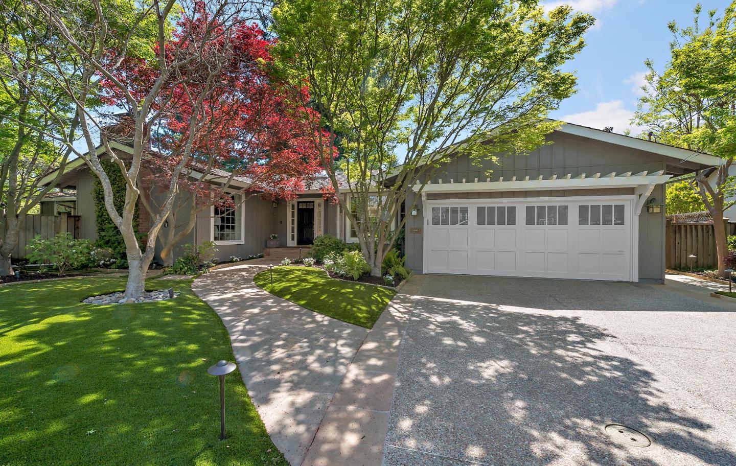Detail Gallery Image 2 of 37 For 60 Vasilakos Way, Menlo Park,  CA 94025 - 4 Beds | 2/1 Baths