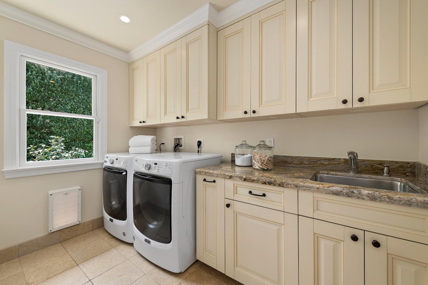 Detail Gallery Image 21 of 37 For 60 Vasilakos Way, Menlo Park,  CA 94025 - 4 Beds | 2/1 Baths