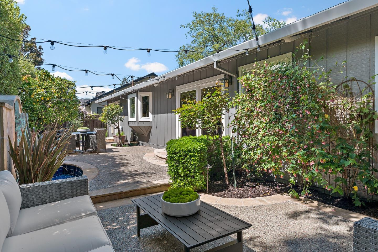 Detail Gallery Image 31 of 37 For 60 Vasilakos Way, Menlo Park,  CA 94025 - 4 Beds | 2/1 Baths