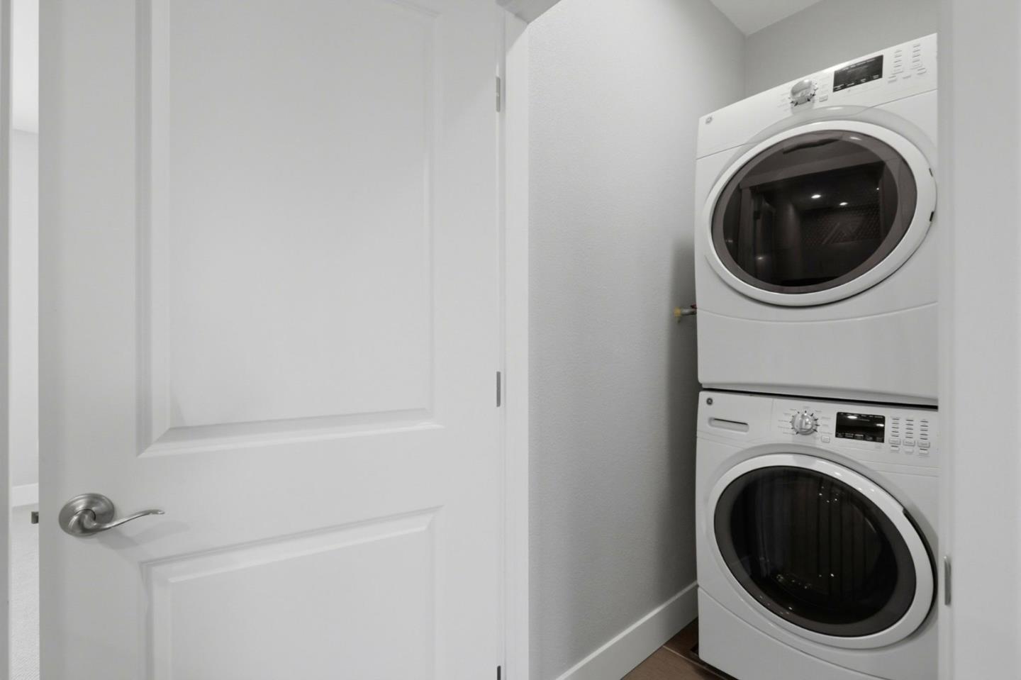 Detail Gallery Image 27 of 31 For 506 Sardinia Ter, Sunnyvale,  CA 94089 - 3 Beds | 3/1 Baths