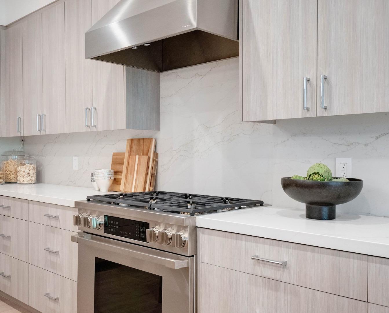 Detail Gallery Image 2 of 13 For 425 First St #23,  Los Altos,  CA 94022 - 1 Beds | 1 Baths