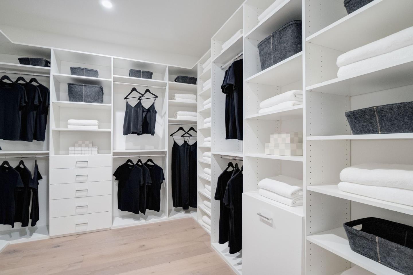 Detail Gallery Image 8 of 13 For 425 First St #23,  Los Altos,  CA 94022 - 1 Beds | 1 Baths