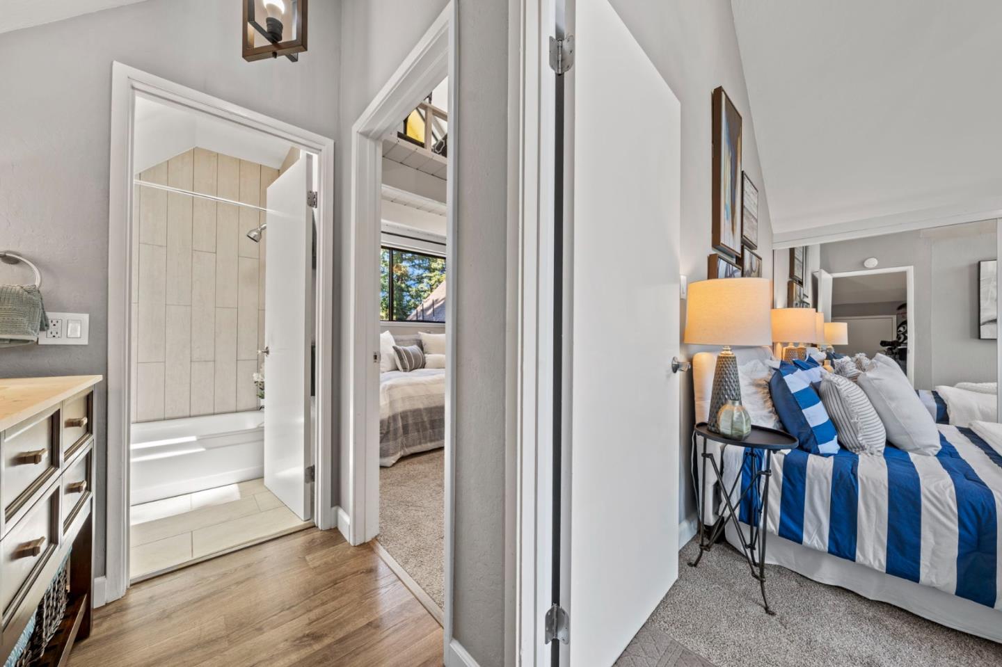 Detail Gallery Image 21 of 66 For 2518 W Middlefield Rd, Mountain View,  CA 94043 - 2 Beds | 1/1 Baths