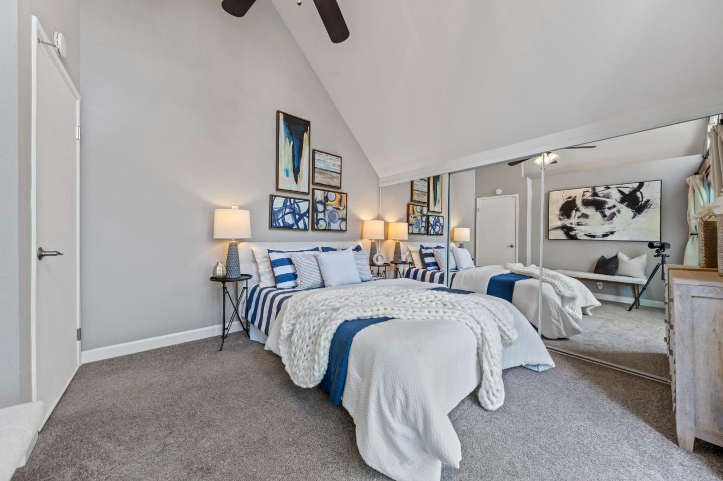 Detail Gallery Image 23 of 66 For 2518 W Middlefield Rd, Mountain View,  CA 94043 - 2 Beds | 1/1 Baths