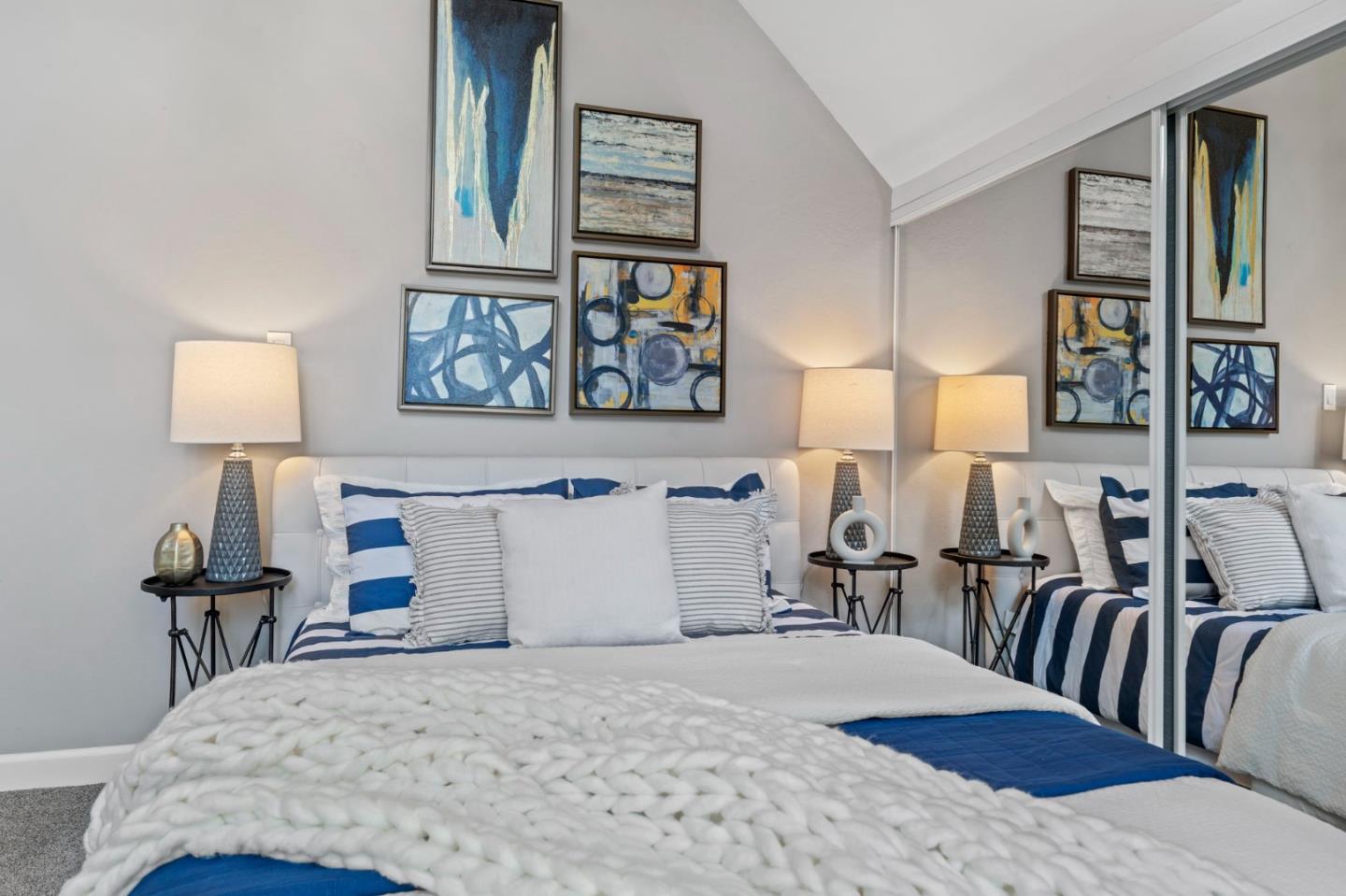 Detail Gallery Image 24 of 66 For 2518 W Middlefield Rd, Mountain View,  CA 94043 - 2 Beds | 1/1 Baths