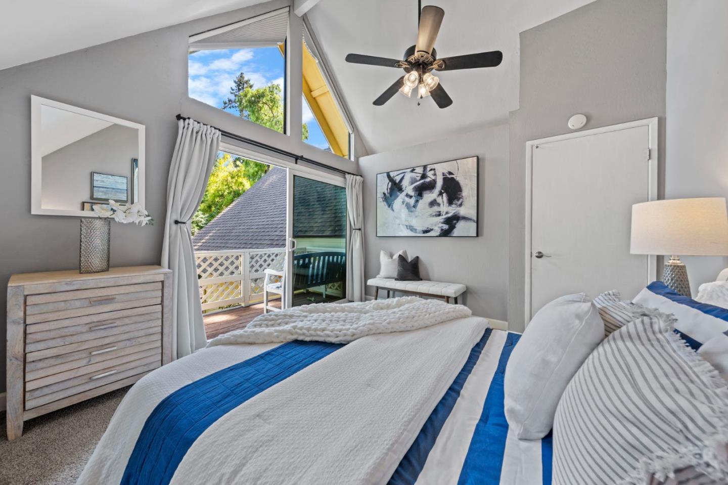 Detail Gallery Image 25 of 66 For 2518 W Middlefield Rd, Mountain View,  CA 94043 - 2 Beds | 1/1 Baths