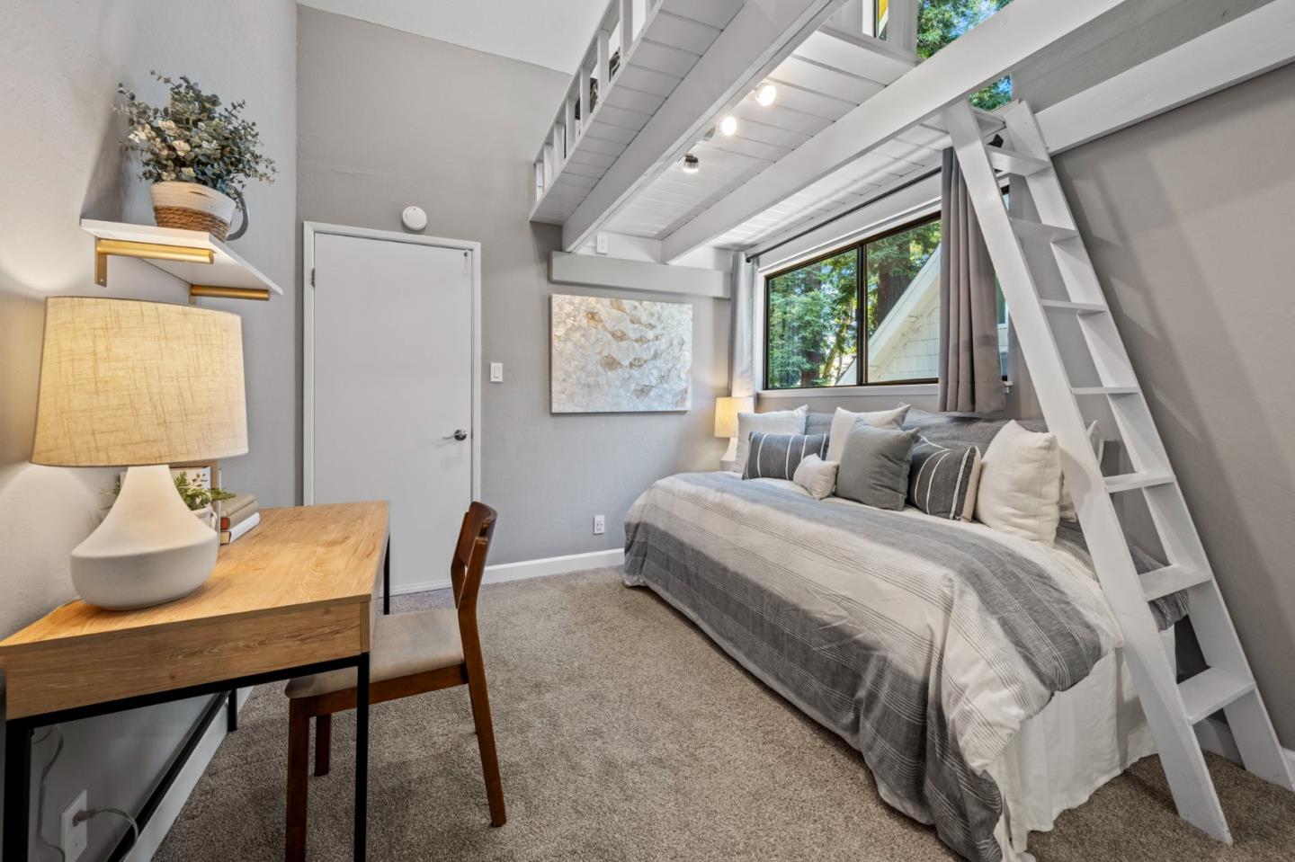 Detail Gallery Image 33 of 66 For 2518 W Middlefield Rd, Mountain View,  CA 94043 - 2 Beds | 1/1 Baths