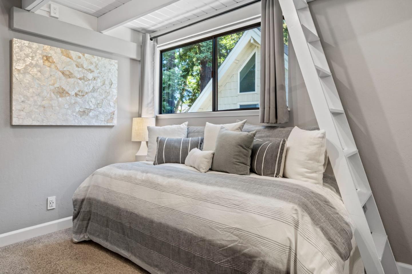 Detail Gallery Image 34 of 66 For 2518 W Middlefield Rd, Mountain View,  CA 94043 - 2 Beds | 1/1 Baths