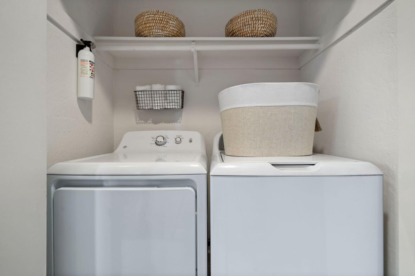 Detail Gallery Image 39 of 66 For 2518 W Middlefield Rd, Mountain View,  CA 94043 - 2 Beds | 1/1 Baths