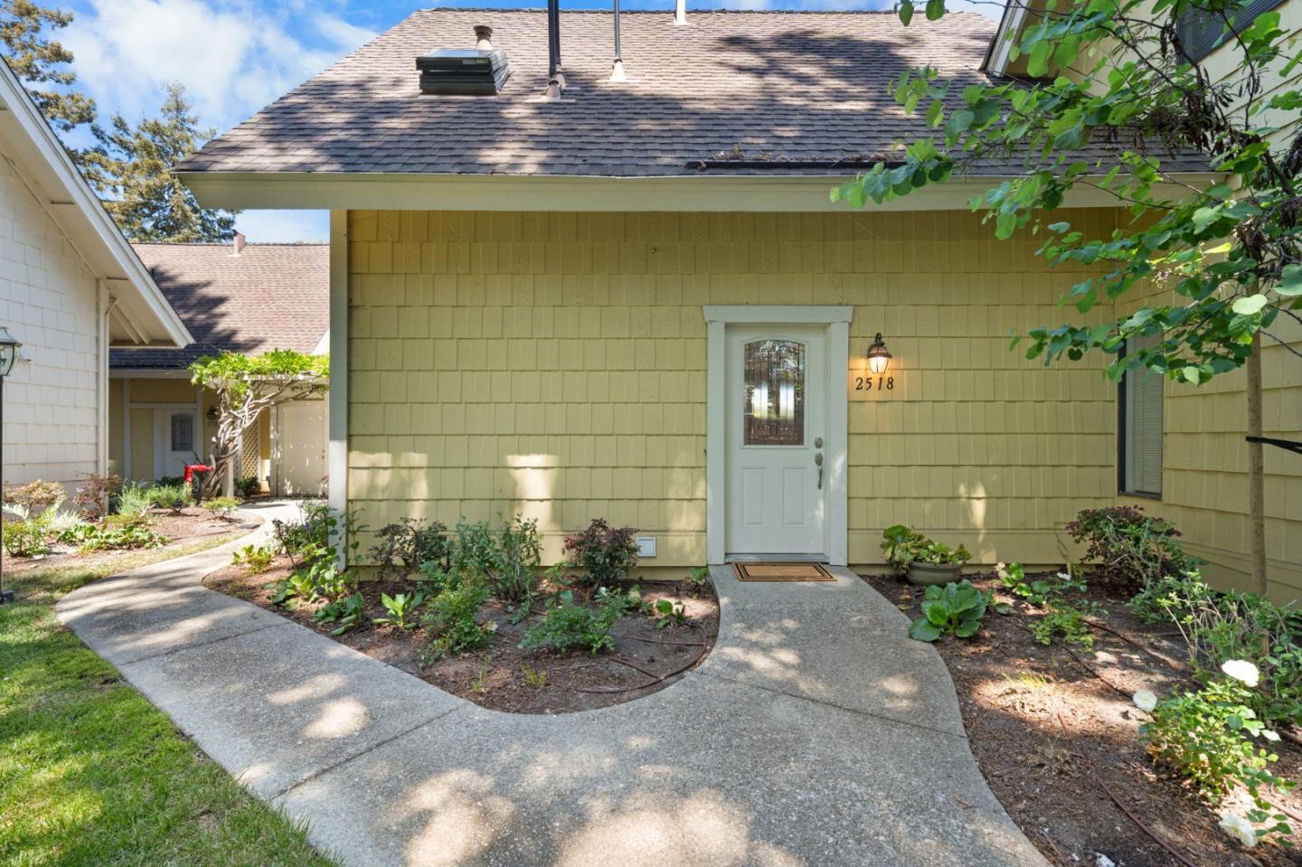 Detail Gallery Image 47 of 66 For 2518 W Middlefield Rd, Mountain View,  CA 94043 - 2 Beds | 1/1 Baths