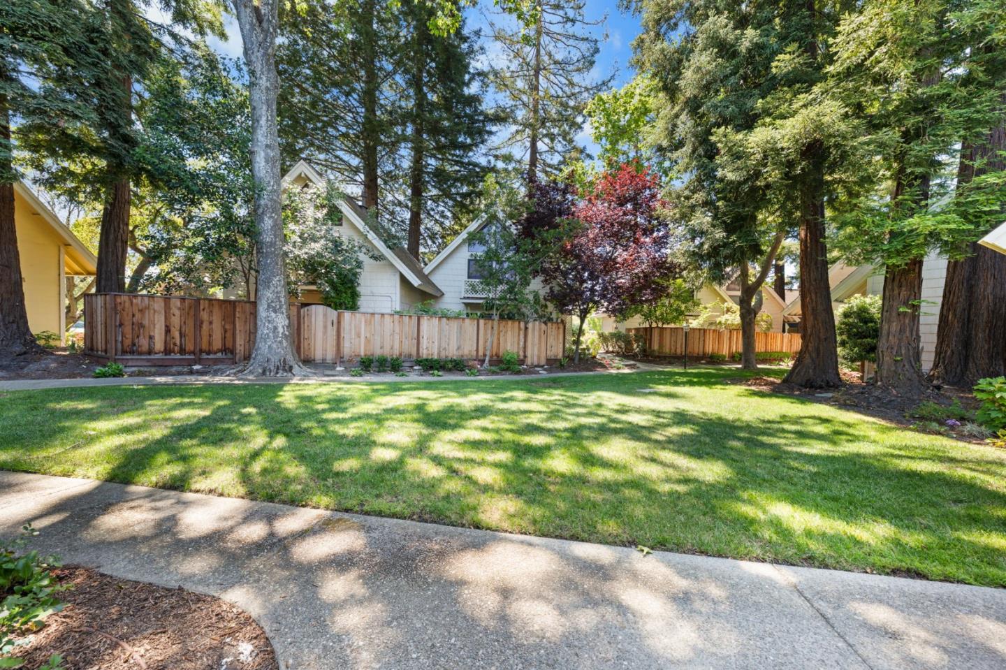 Detail Gallery Image 52 of 66 For 2518 W Middlefield Rd, Mountain View,  CA 94043 - 2 Beds | 1/1 Baths