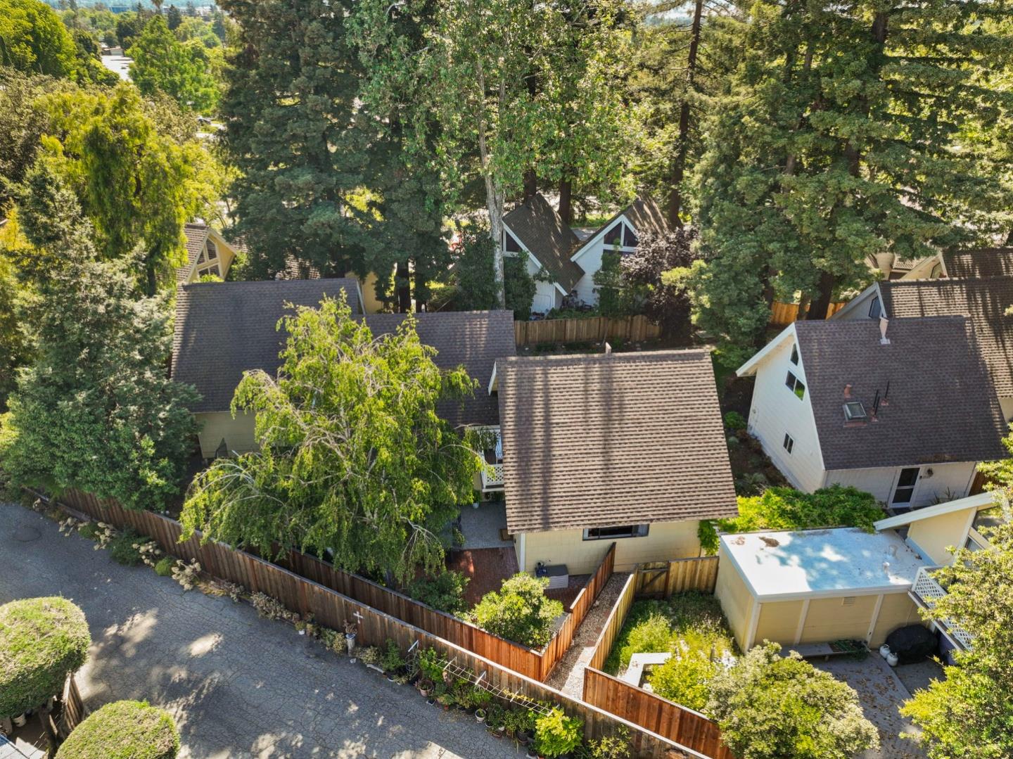 Detail Gallery Image 55 of 66 For 2518 W Middlefield Rd, Mountain View,  CA 94043 - 2 Beds | 1/1 Baths
