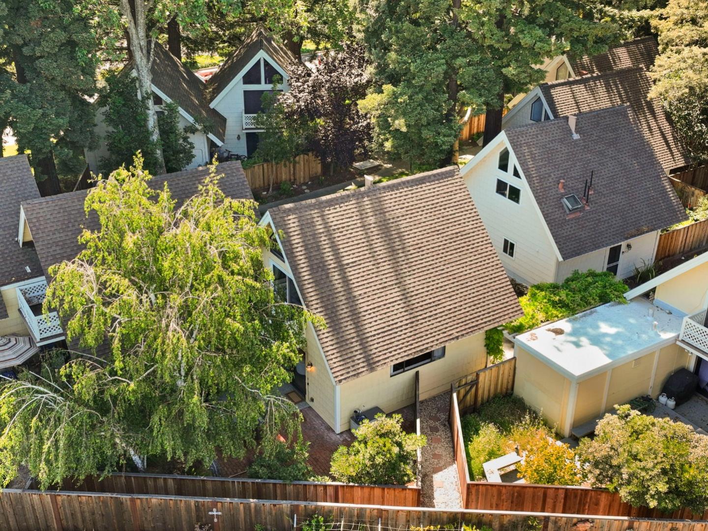 Detail Gallery Image 56 of 66 For 2518 W Middlefield Rd, Mountain View,  CA 94043 - 2 Beds | 1/1 Baths