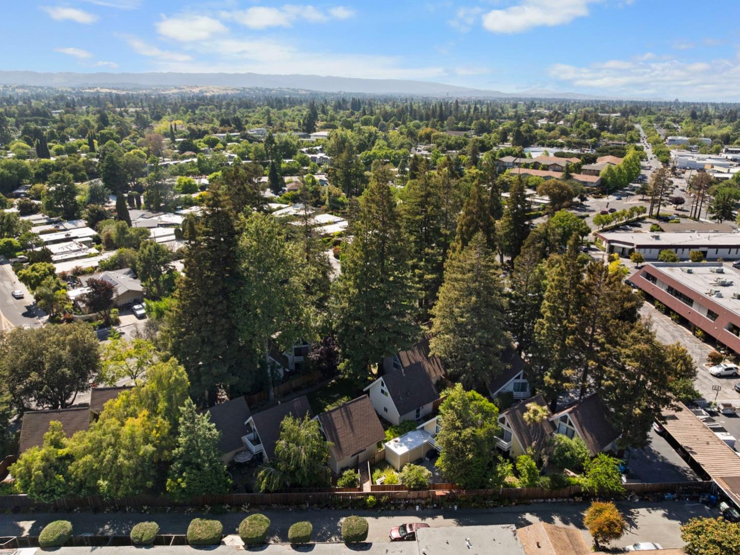Detail Gallery Image 58 of 66 For 2518 W Middlefield Rd, Mountain View,  CA 94043 - 2 Beds | 1/1 Baths