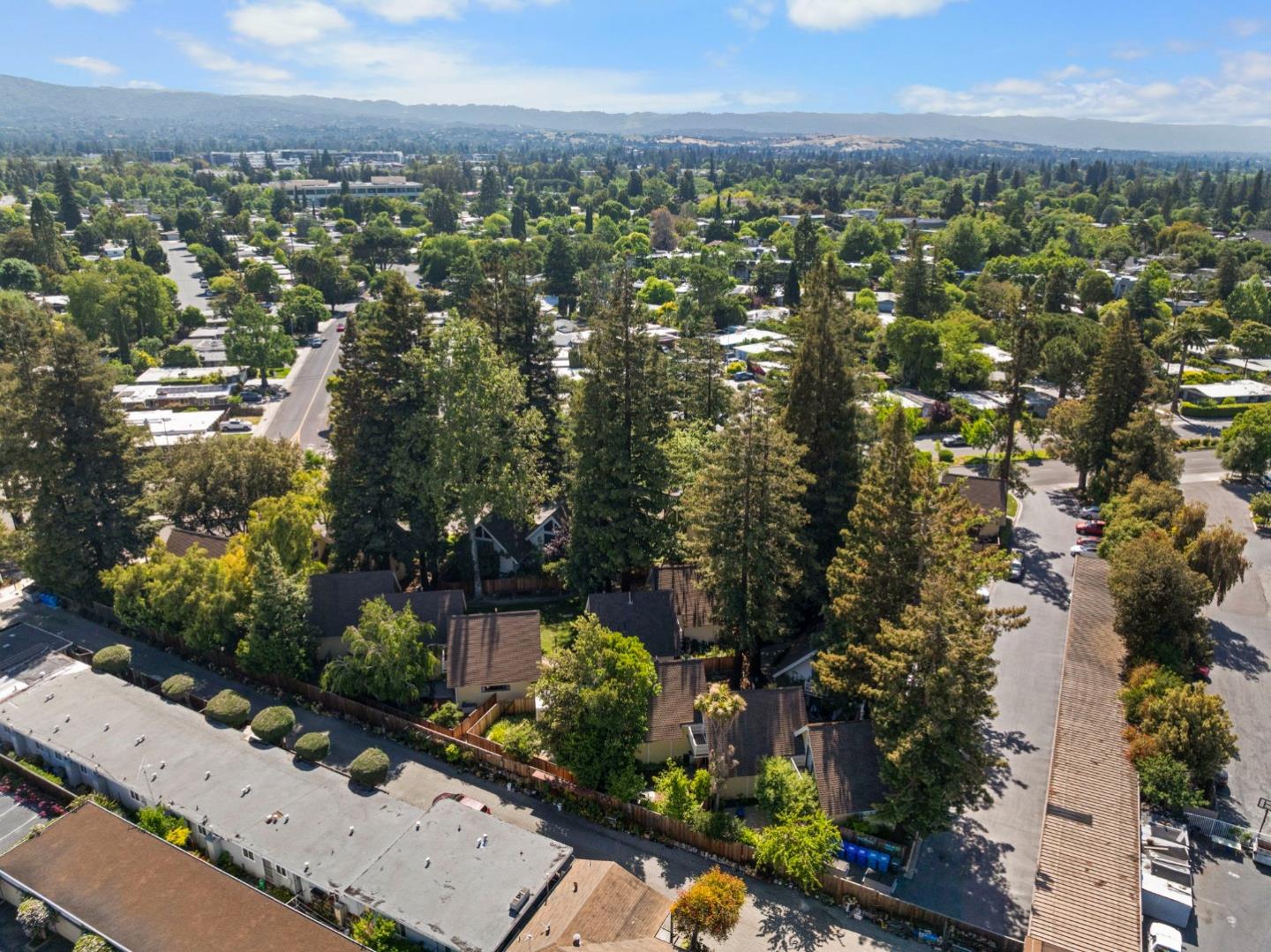 Detail Gallery Image 59 of 66 For 2518 W Middlefield Rd, Mountain View,  CA 94043 - 2 Beds | 1/1 Baths