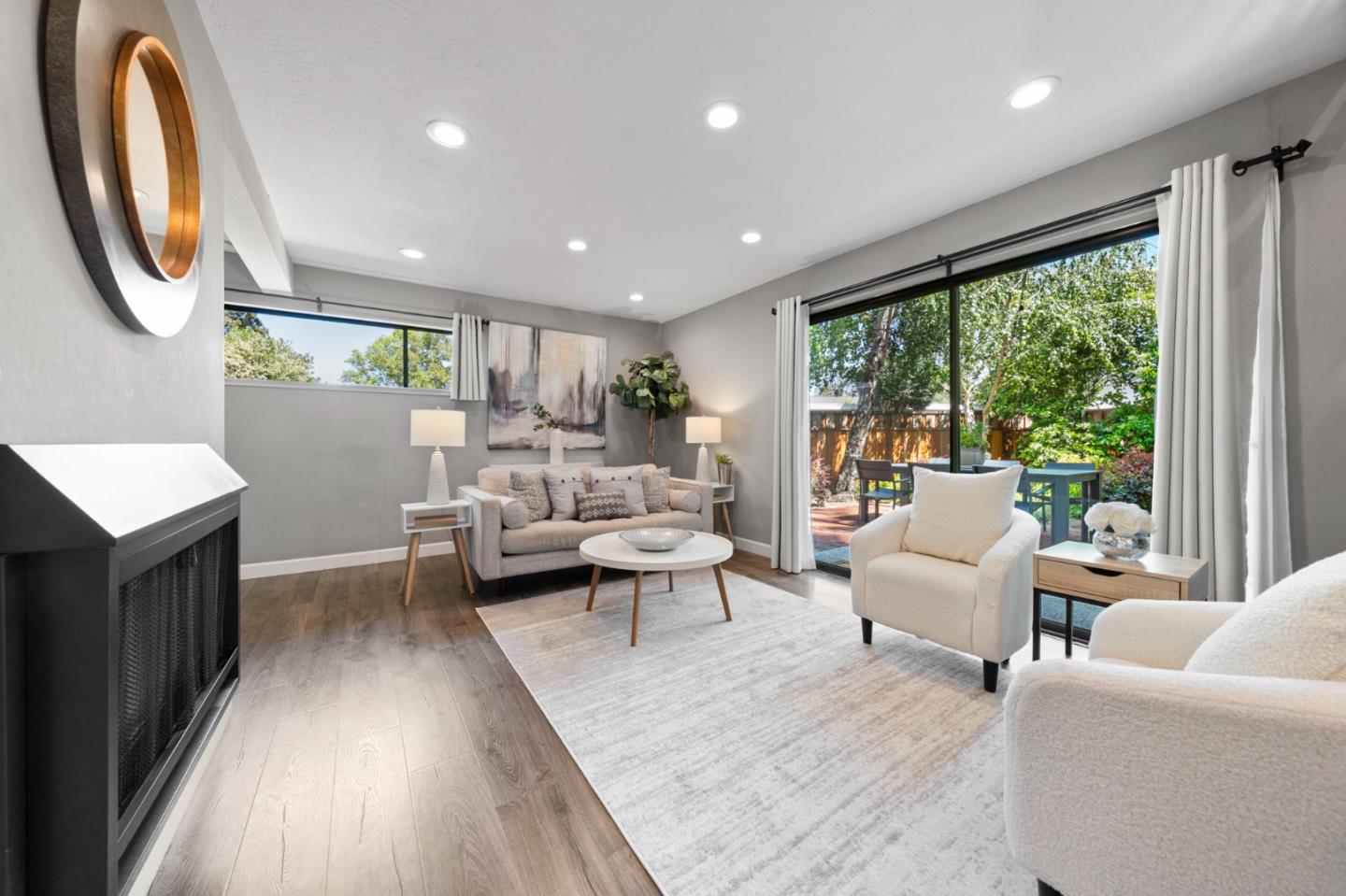 Detail Gallery Image 6 of 66 For 2518 W Middlefield Rd, Mountain View,  CA 94043 - 2 Beds | 1/1 Baths