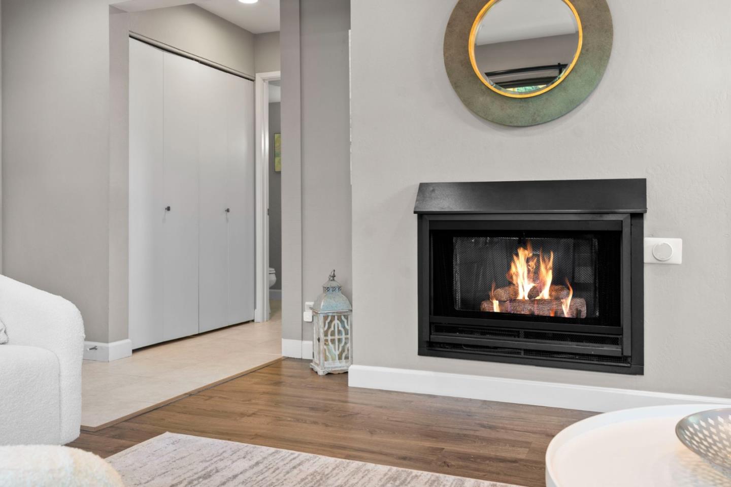 Detail Gallery Image 7 of 66 For 2518 W Middlefield Rd, Mountain View,  CA 94043 - 2 Beds | 1/1 Baths