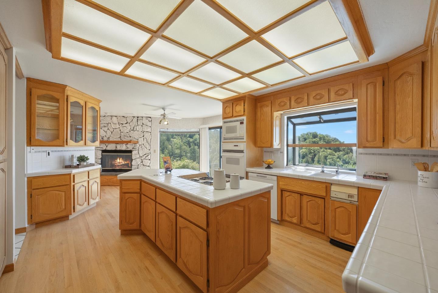 Detail Gallery Image 24 of 73 For 21006 Bear Creek Rd, Los Gatos,  CA 95033 - 5 Beds | 4/1 Baths