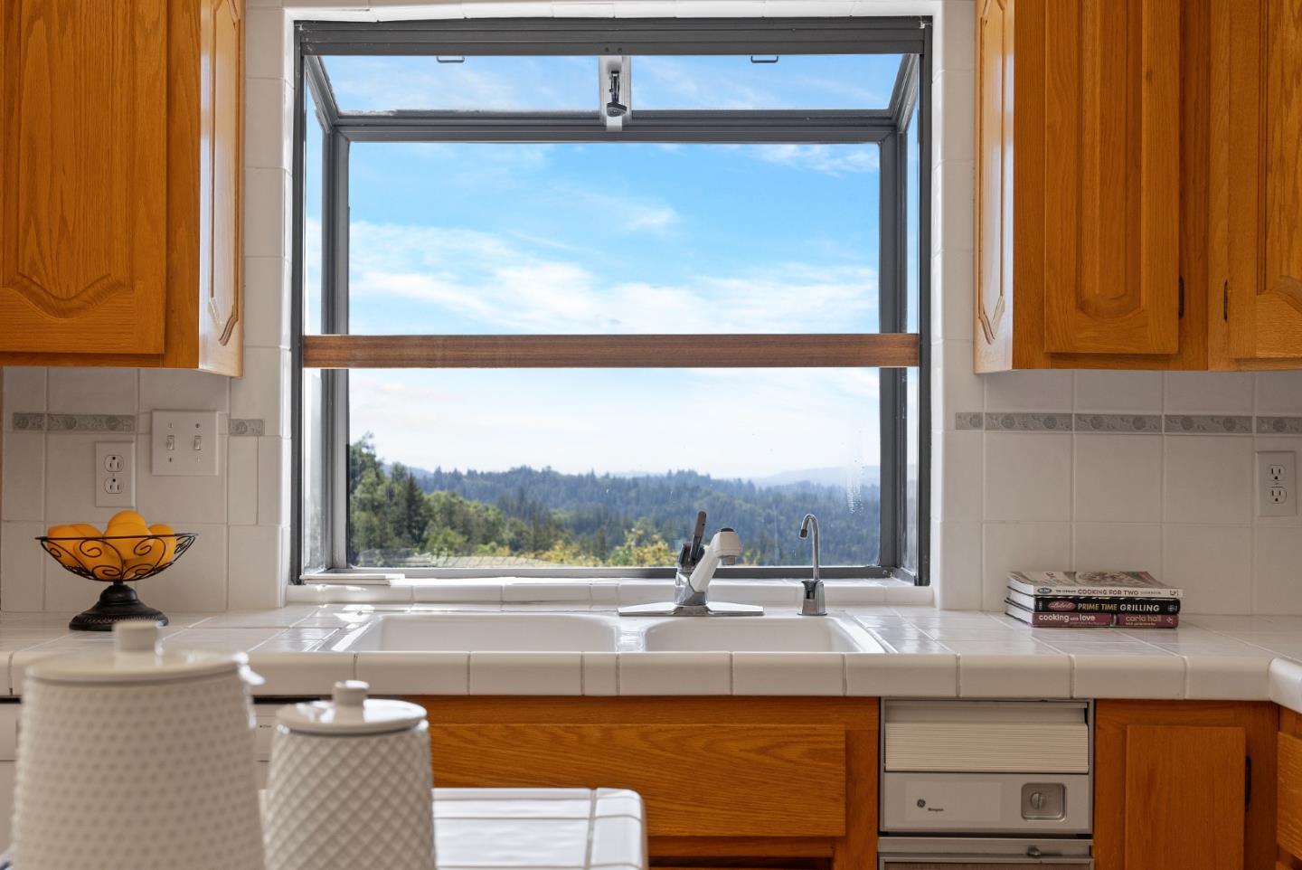 Detail Gallery Image 28 of 73 For 21006 Bear Creek Rd, Los Gatos,  CA 95033 - 5 Beds | 4/1 Baths