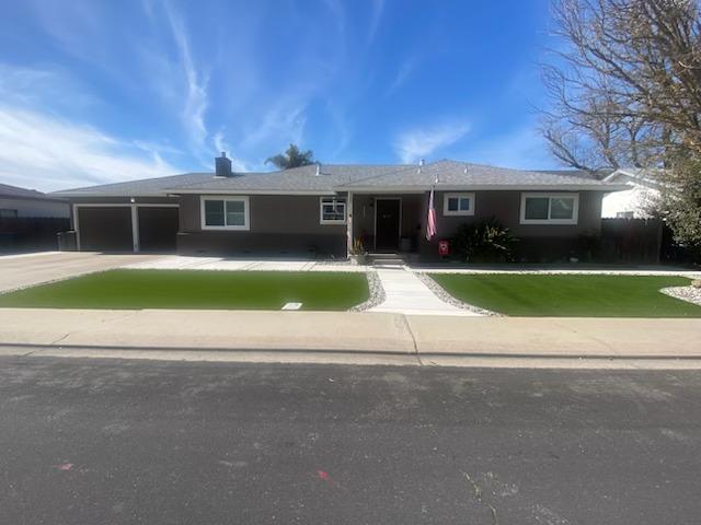 Detail Gallery Image 2 of 27 For 2701 Warwick Ln, Modesto,  CA 95350 - 3 Beds | 2 Baths