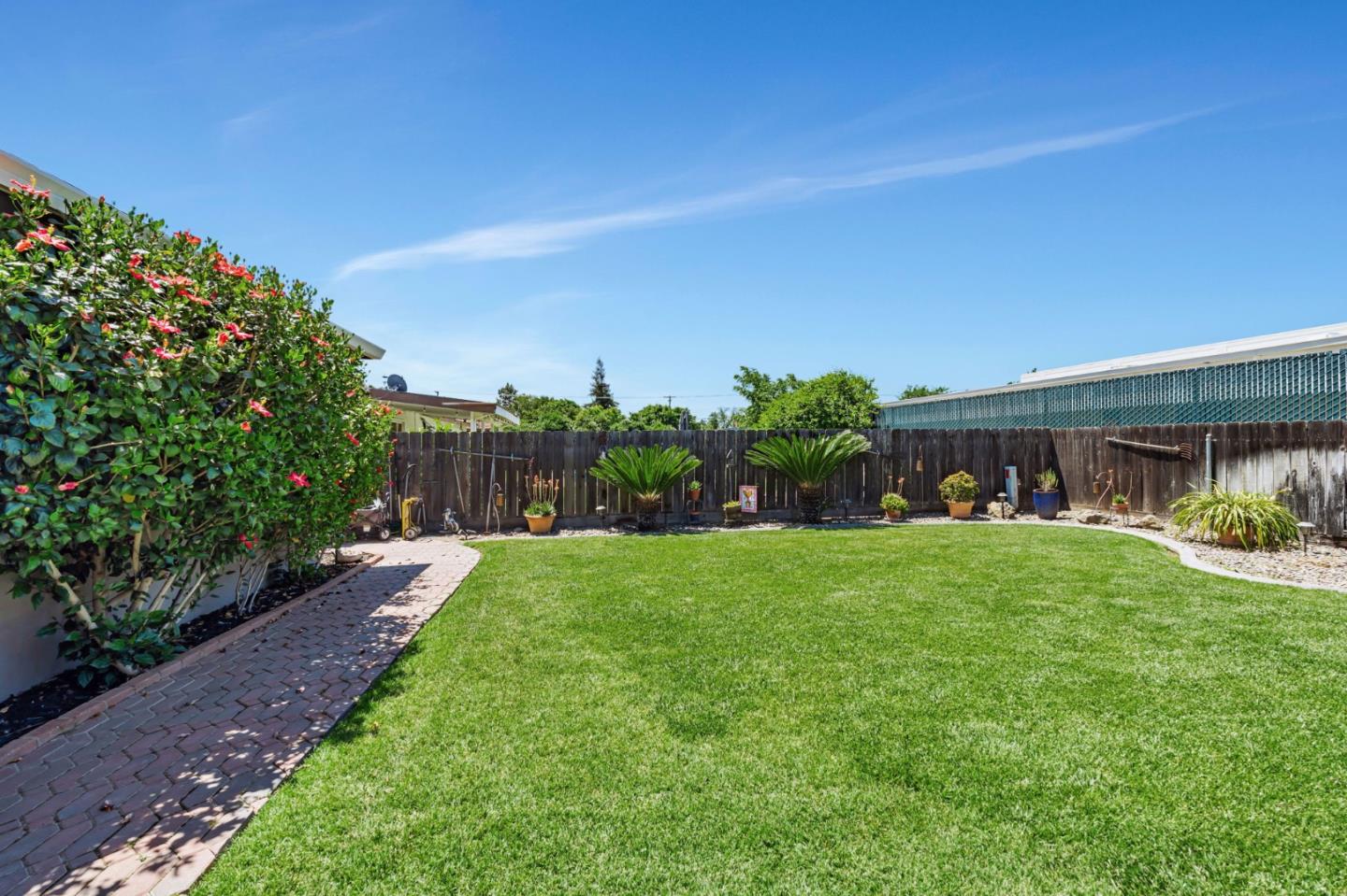 Detail Gallery Image 22 of 27 For 2701 Warwick Ln, Modesto,  CA 95350 - 3 Beds | 2 Baths
