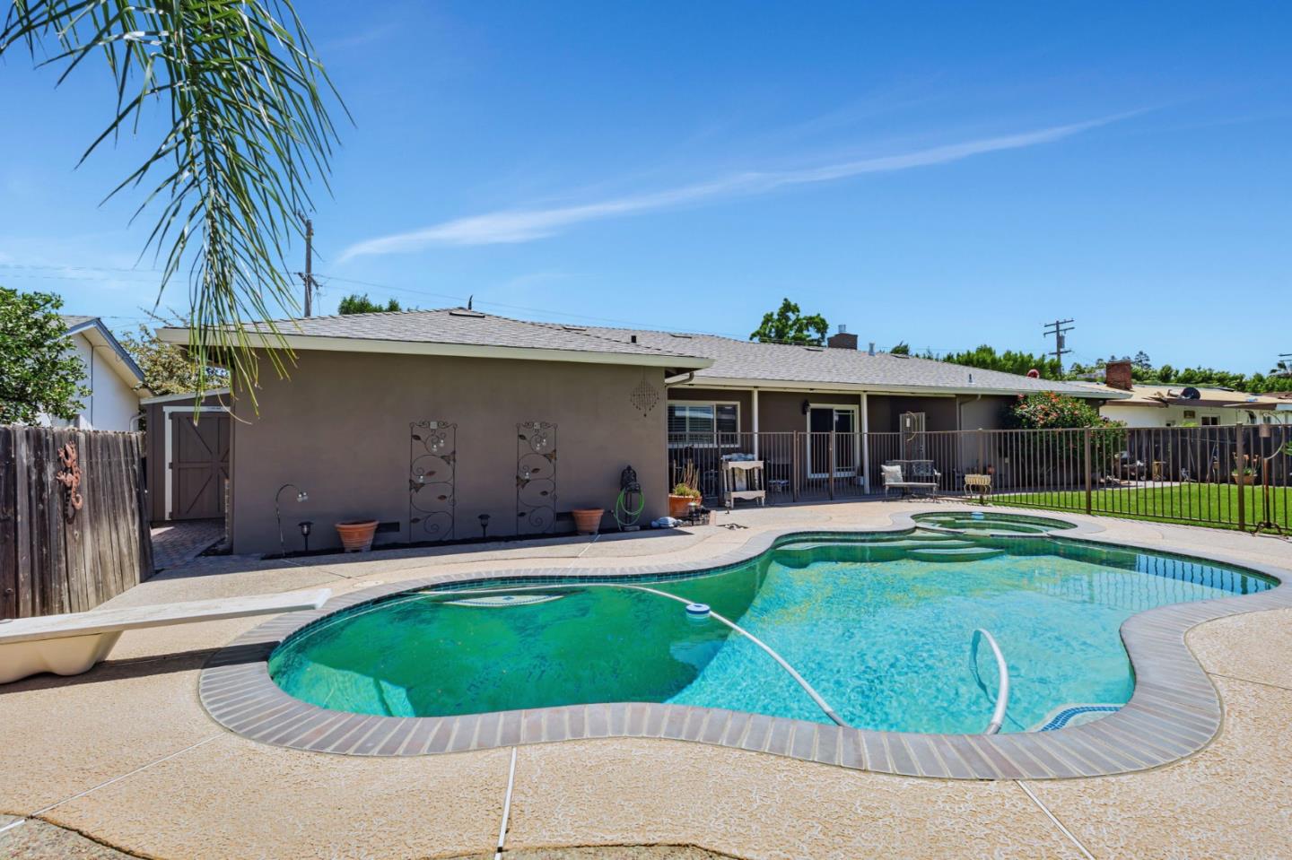 Detail Gallery Image 25 of 27 For 2701 Warwick Ln, Modesto,  CA 95350 - 3 Beds | 2 Baths
