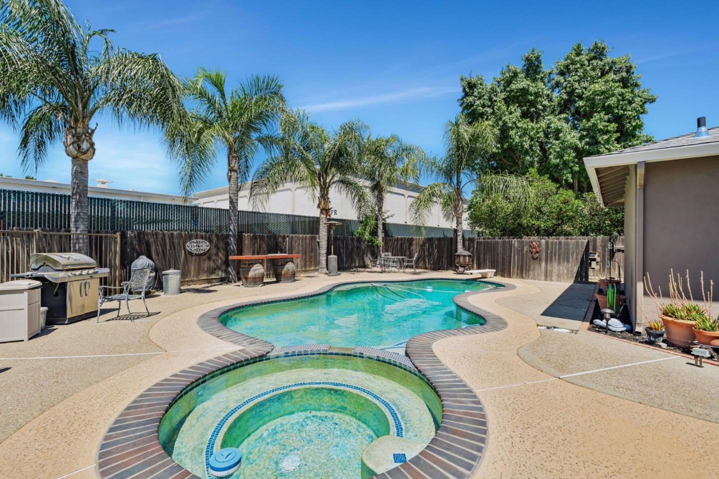 Detail Gallery Image 26 of 27 For 2701 Warwick Ln, Modesto,  CA 95350 - 3 Beds | 2 Baths