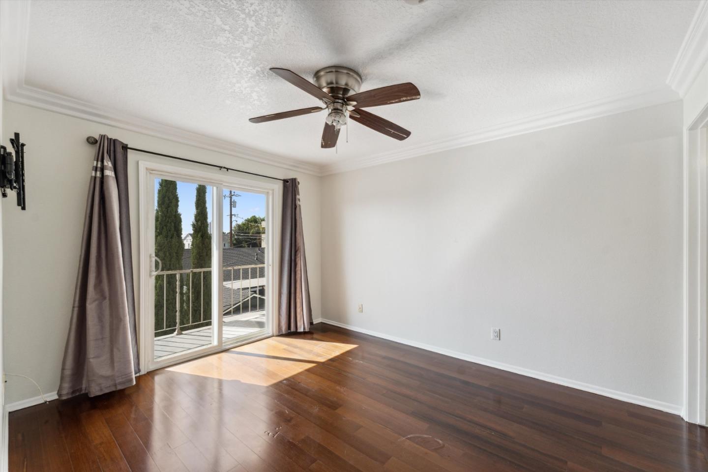 Detail Gallery Image 15 of 26 For 3425 E 15th St 18d,  Long Beach,  CA 90804 - 2 Beds | 2 Baths
