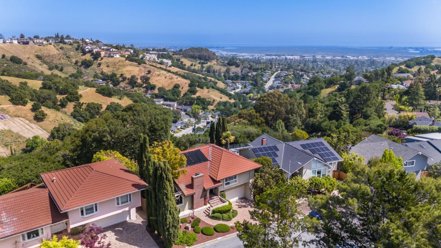 Detail Gallery Image 4 of 62 For 1217 Greenbrier Rd, San Carlos,  CA 94070 - 3 Beds | 2 Baths