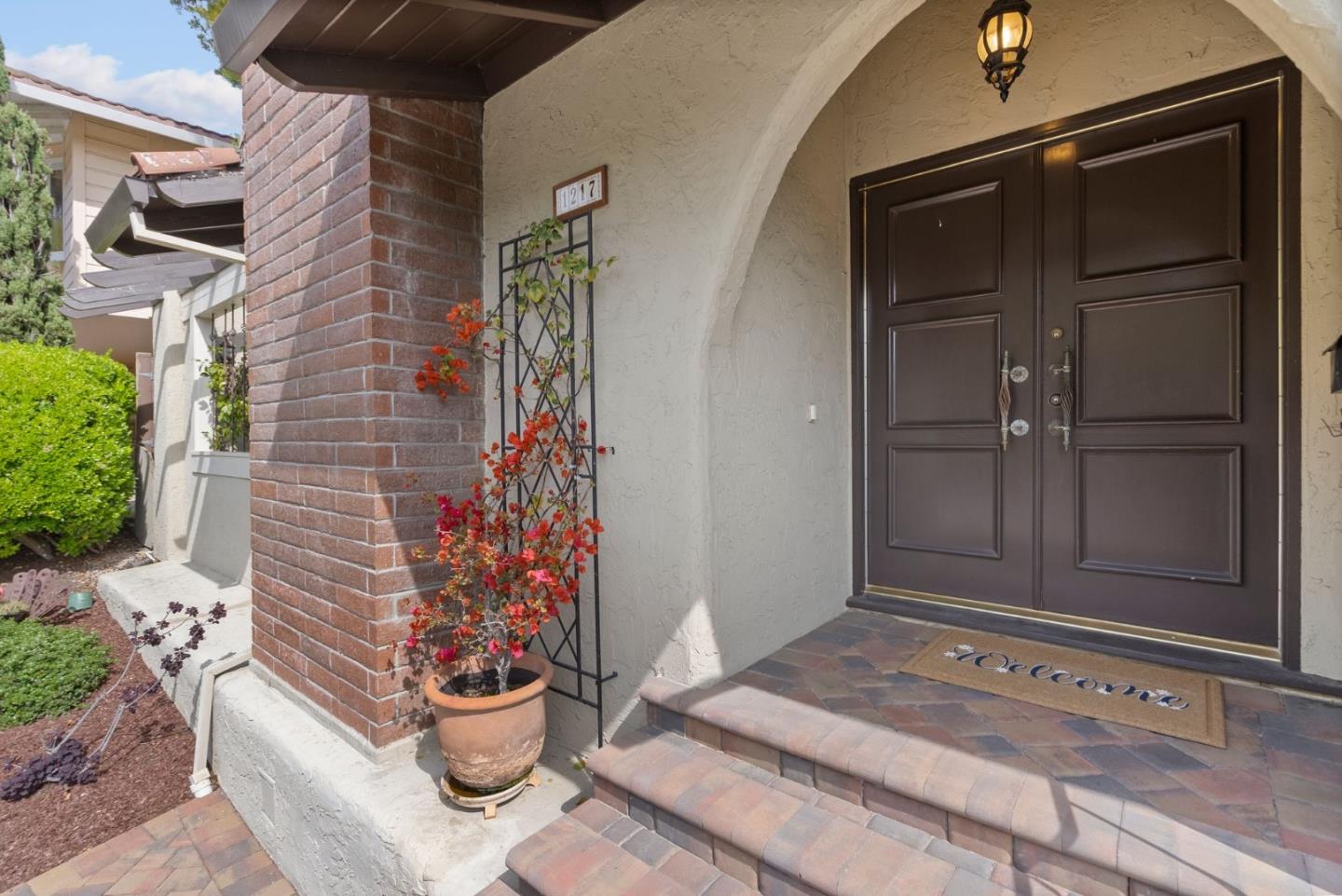 Detail Gallery Image 5 of 62 For 1217 Greenbrier Rd, San Carlos,  CA 94070 - 3 Beds | 2 Baths