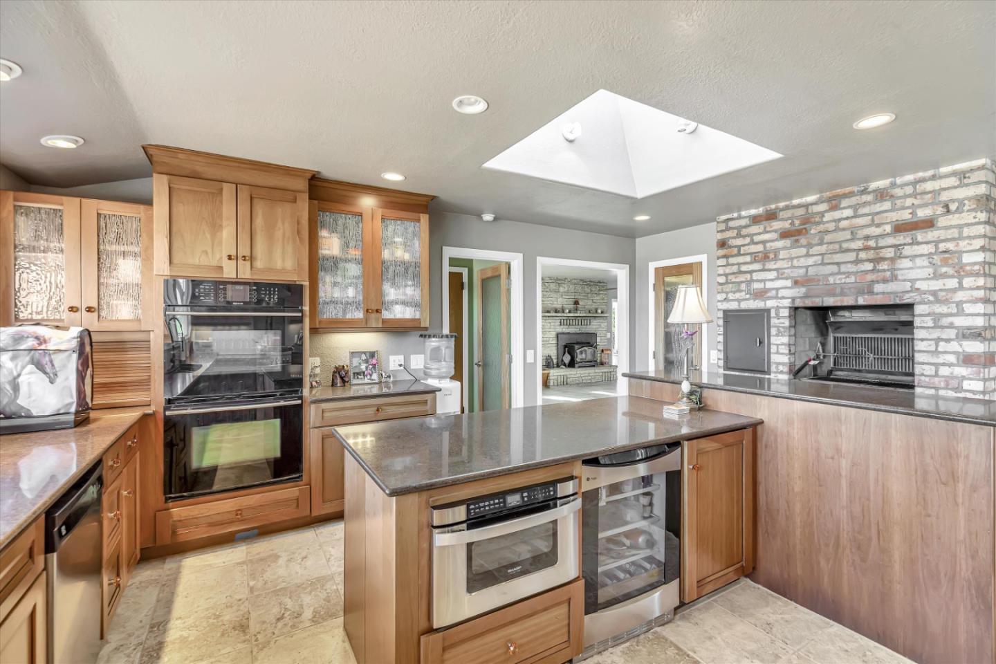 Detail Gallery Image 17 of 58 For 268 Giberson Rd, Moss Landing,  CA 95039 - 5 Beds | 4 Baths