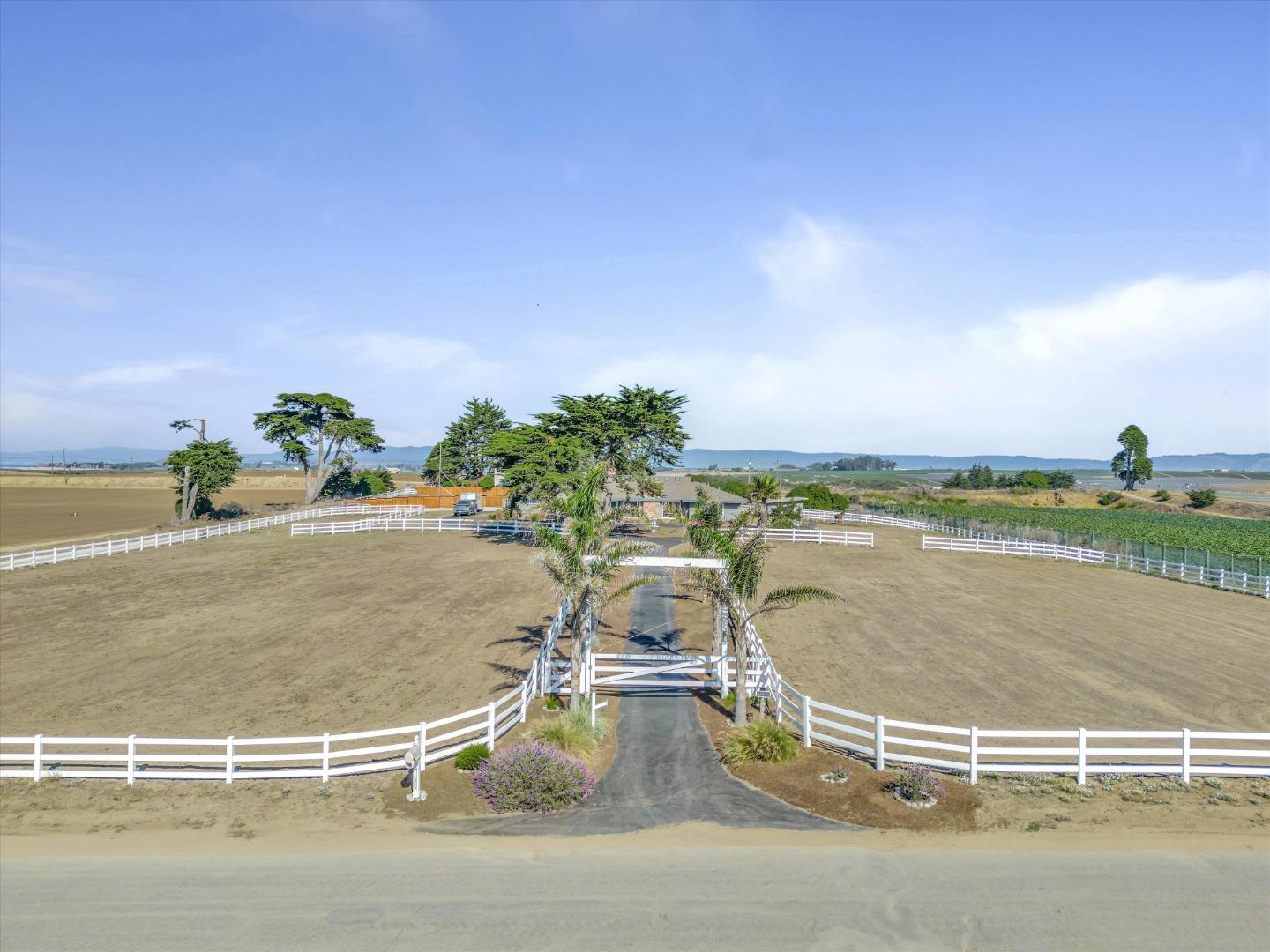 Detail Gallery Image 2 of 58 For 268 Giberson Rd, Moss Landing,  CA 95039 - 5 Beds | 4 Baths