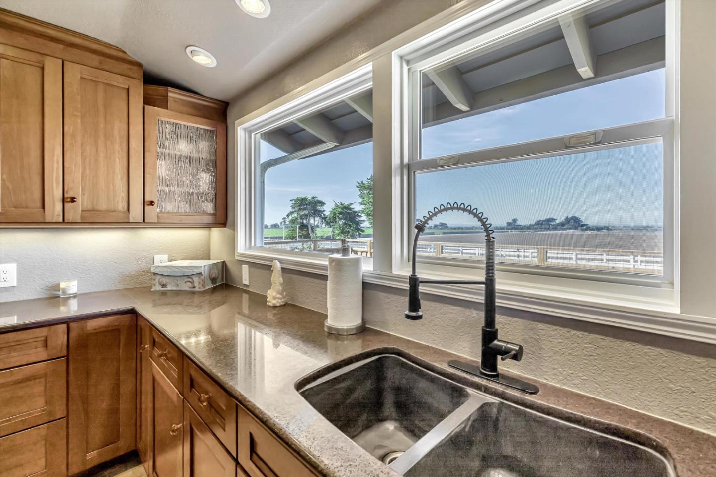 Detail Gallery Image 20 of 58 For 268 Giberson Rd, Moss Landing,  CA 95039 - 5 Beds | 4 Baths
