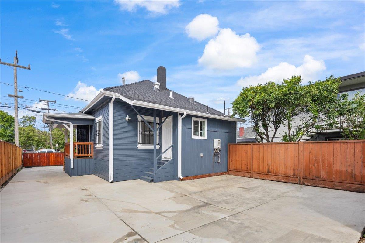 Detail Gallery Image 24 of 31 For 8850 Dowling St, Oakland,  CA 94605 - 2 Beds | 2 Baths