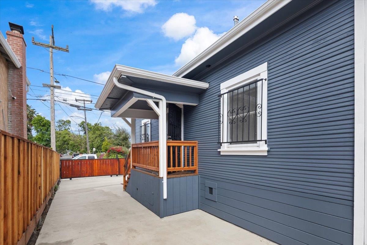 Detail Gallery Image 25 of 31 For 8850 Dowling St, Oakland,  CA 94605 - 2 Beds | 2 Baths
