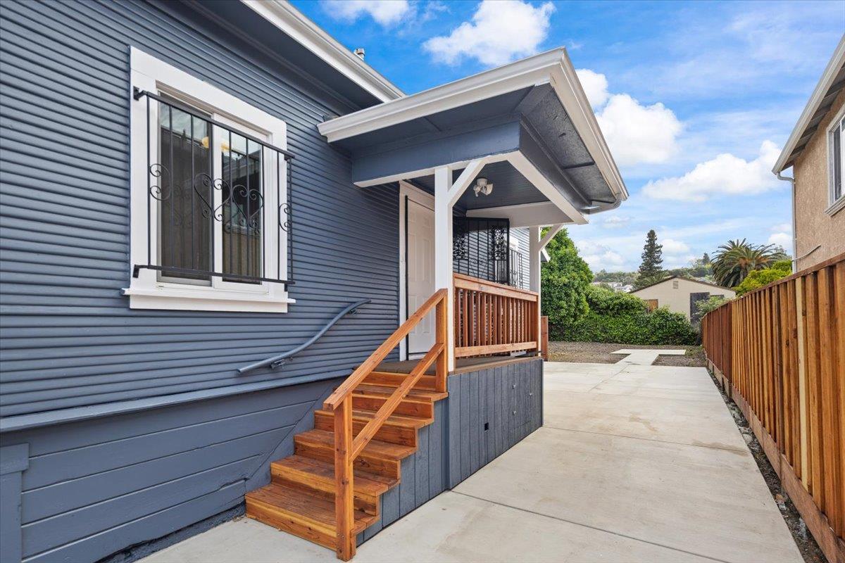 Detail Gallery Image 26 of 31 For 8850 Dowling St, Oakland,  CA 94605 - 2 Beds | 2 Baths