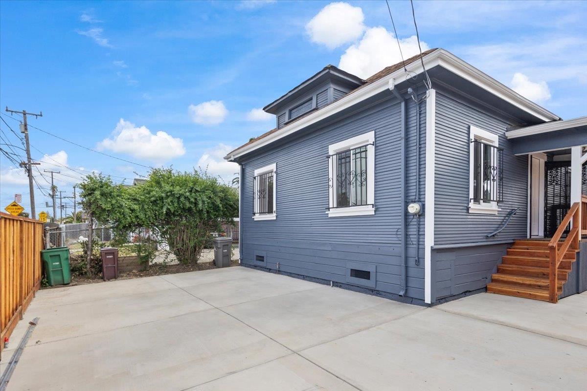 Detail Gallery Image 28 of 31 For 8850 Dowling St, Oakland,  CA 94605 - 2 Beds | 2 Baths
