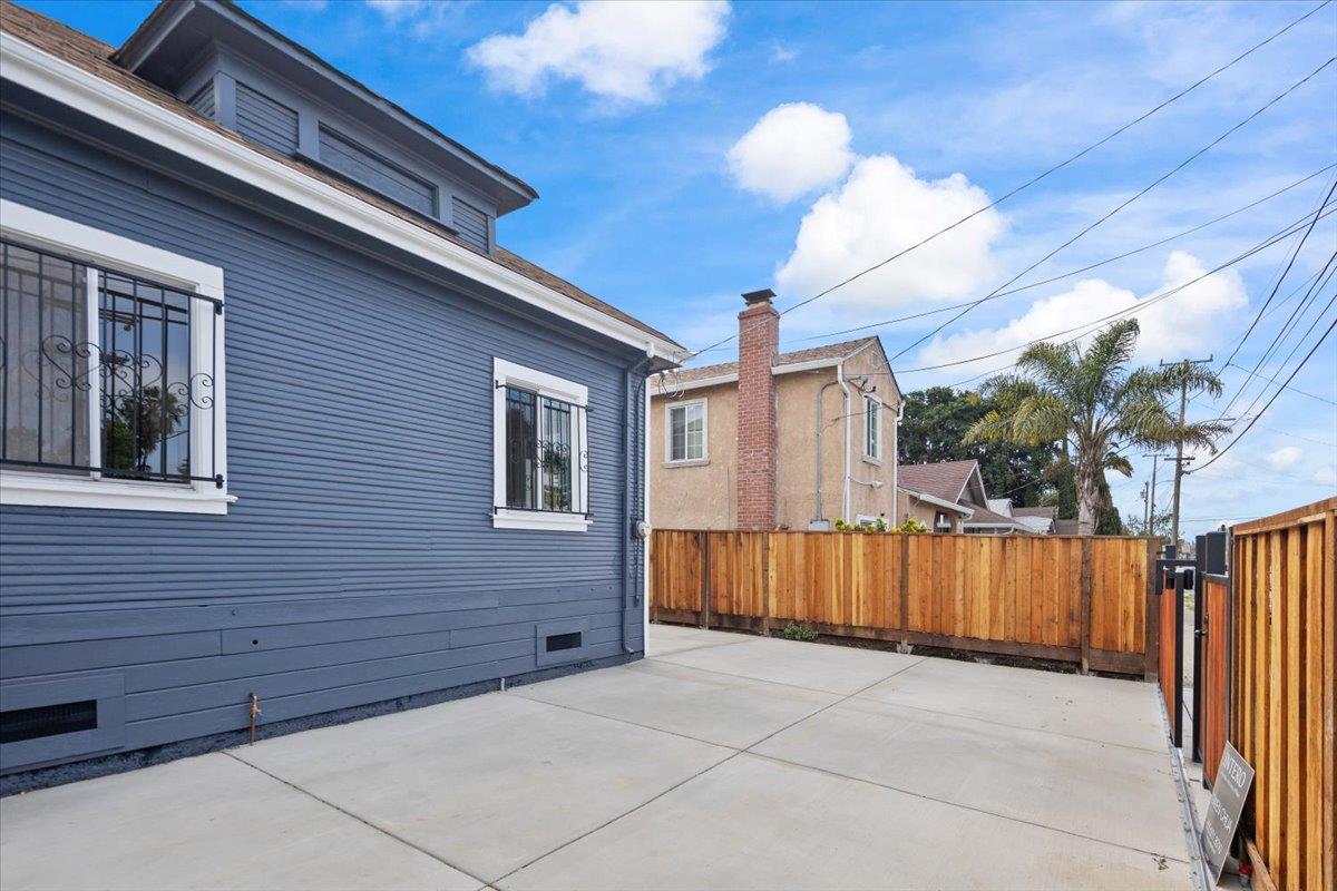 Detail Gallery Image 29 of 31 For 8850 Dowling St, Oakland,  CA 94605 - 2 Beds | 2 Baths
